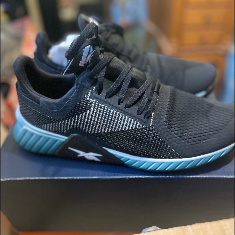 Men’s size 9 Nike new in box no tags